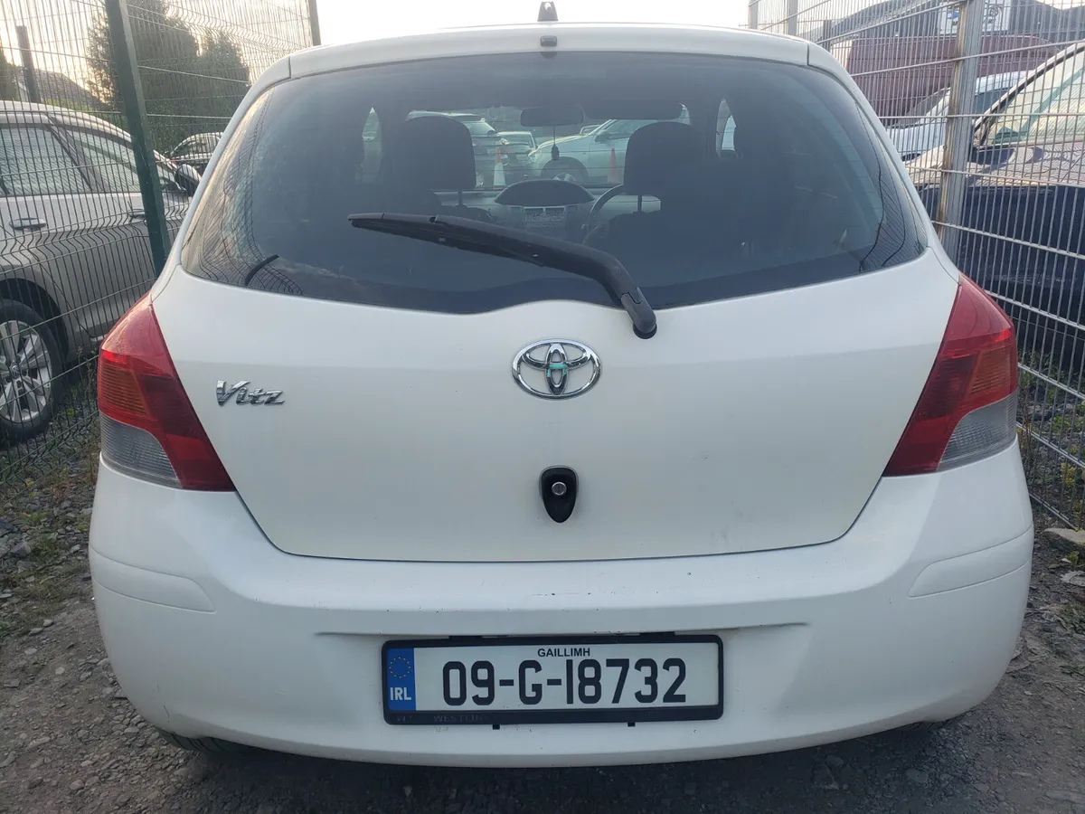 Toyota Vitz 2009 - Image 3