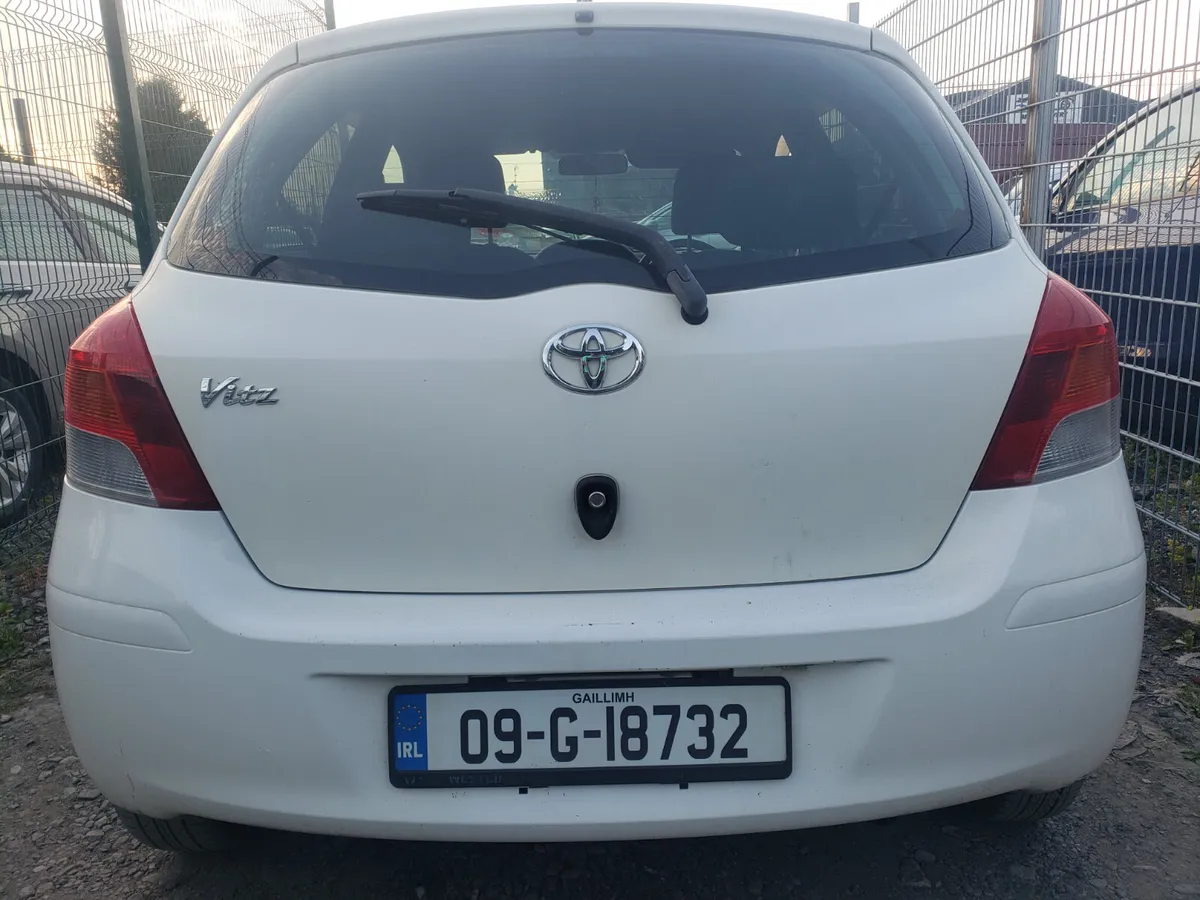 Toyota Vitz 2009 - Image 4