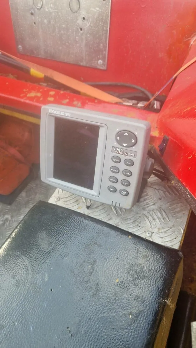 14 ft fishing boat - Image 3