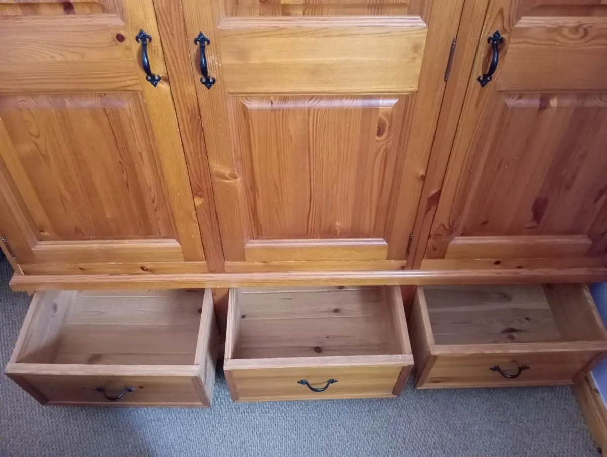 Wardrobe....200€ - Image 2