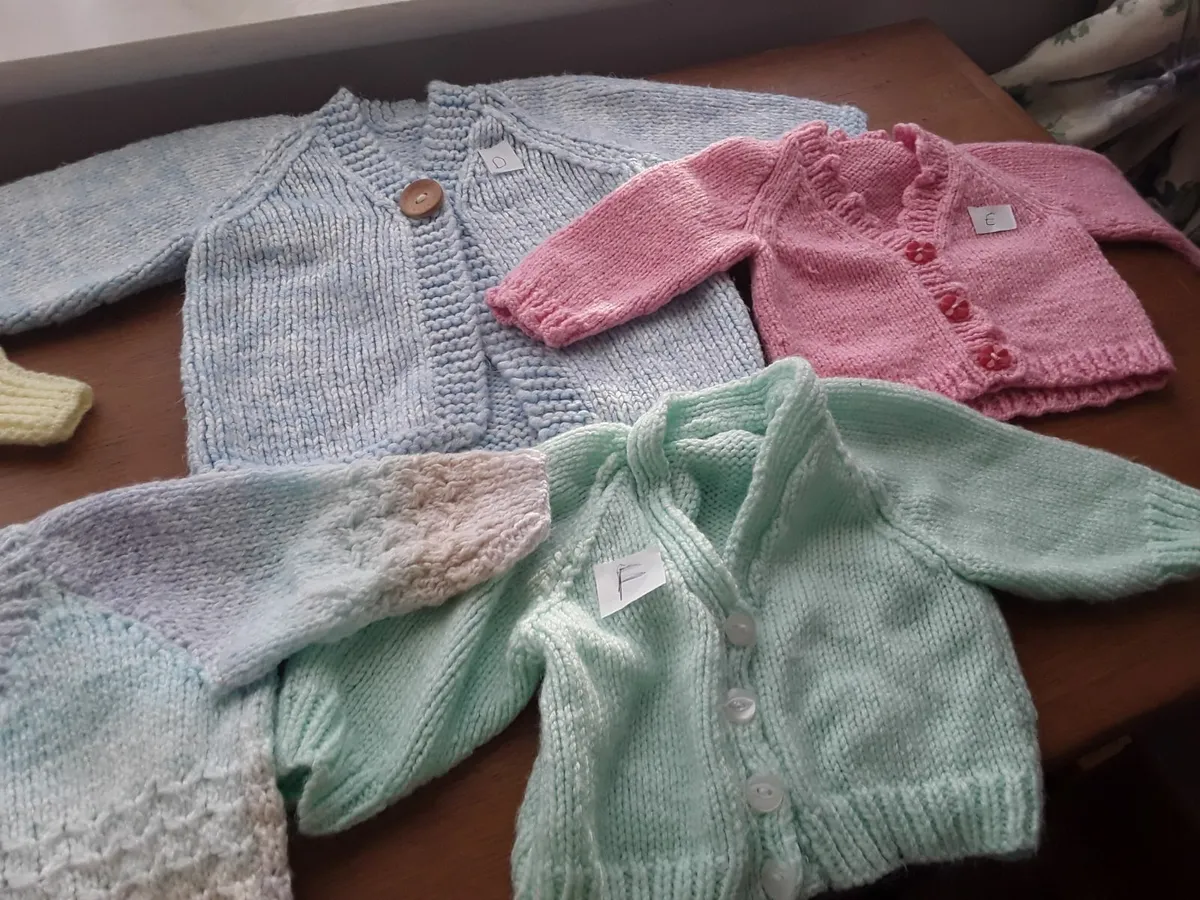 Brand new hand knitted baby cardigans zero to six - Image 4