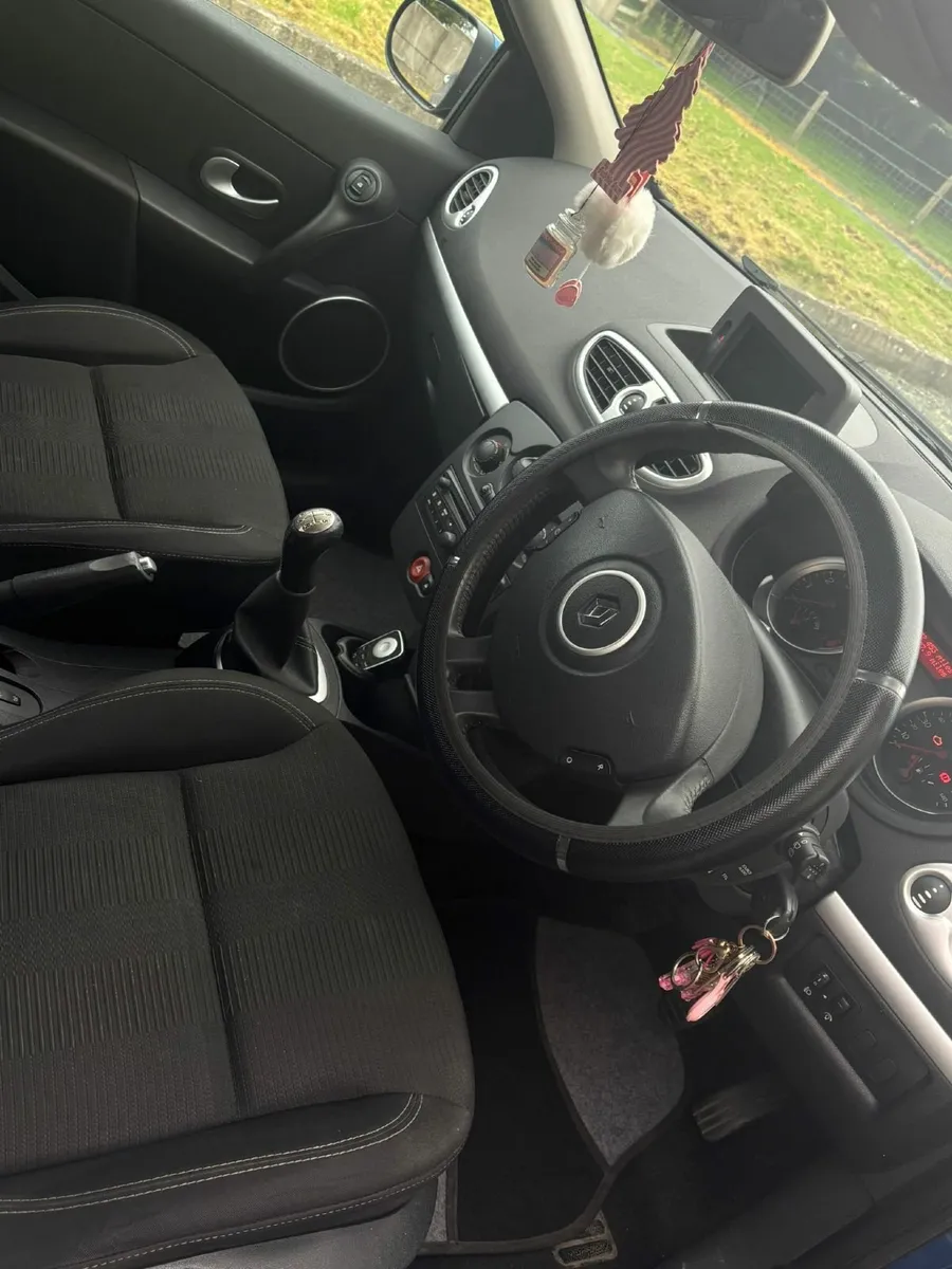 €4,000 - Renault Clio - Image 4