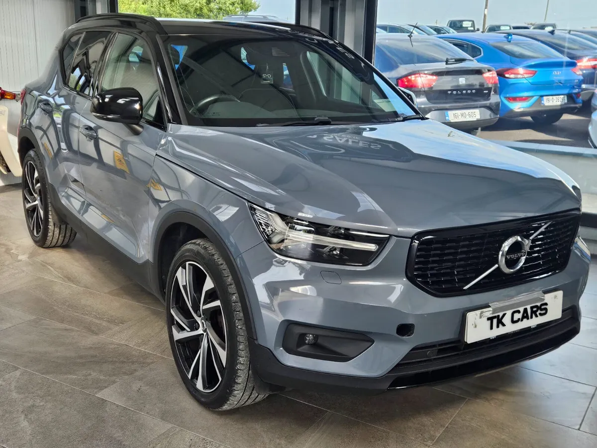 21 VOLVO XC40 HYBRID - Image 1