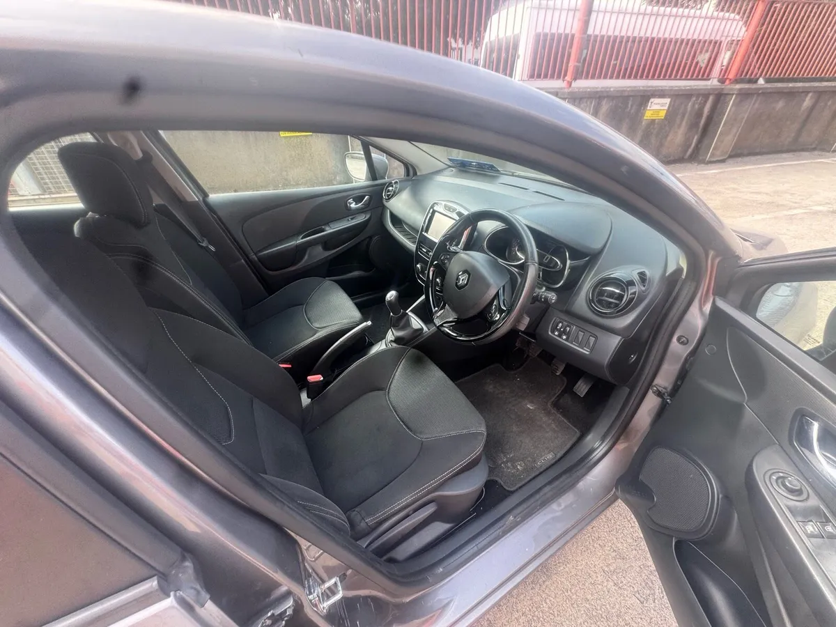 Renault Clio 2015 - Image 4