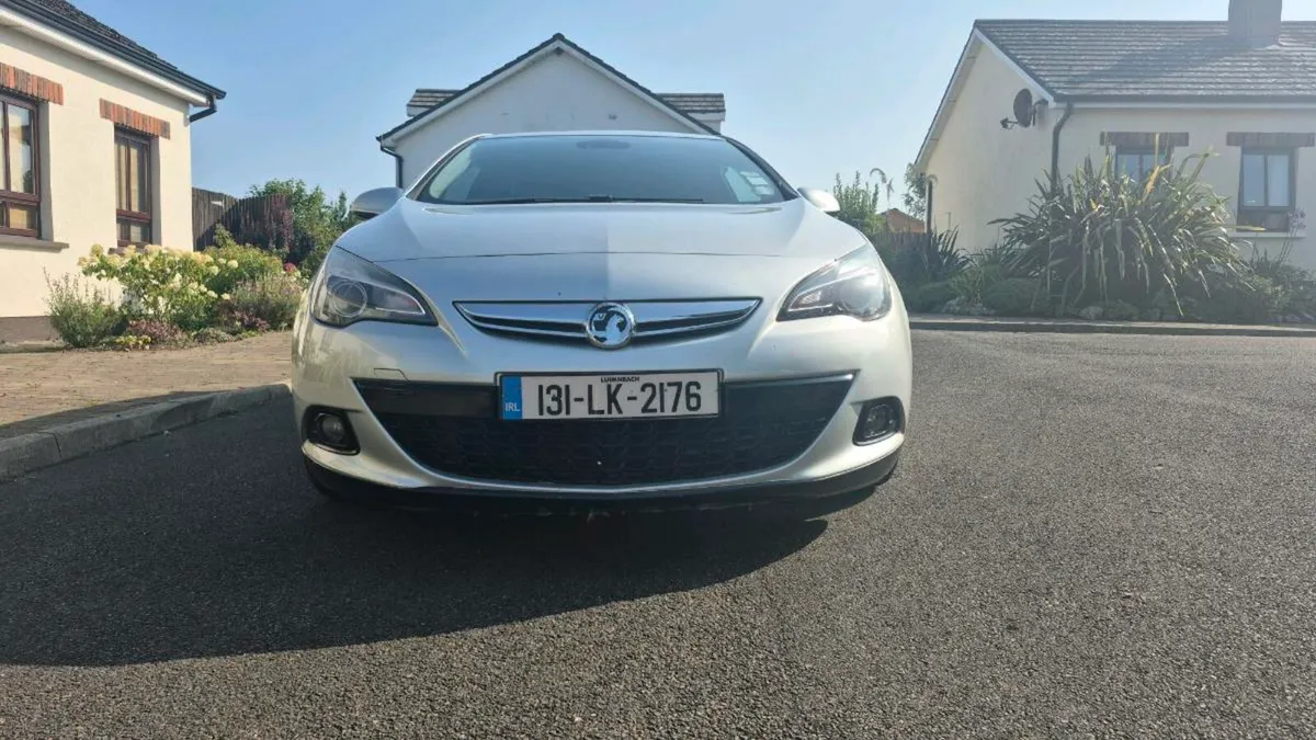 Vauxhall Astra GTC VX-Line 1.7 CDTI - Image 3