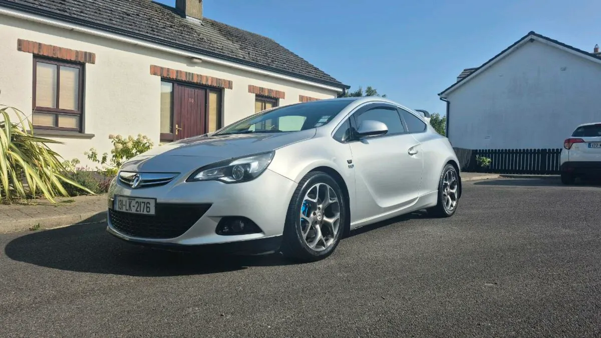 Vauxhall Astra GTC VX-Line 1.7 CDTI - Image 1