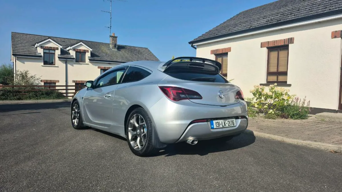 Vauxhall Astra GTC VX-Line 1.7 CDTI - Image 4