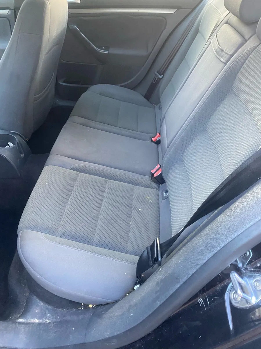 Volkswagen Golf - Image 4