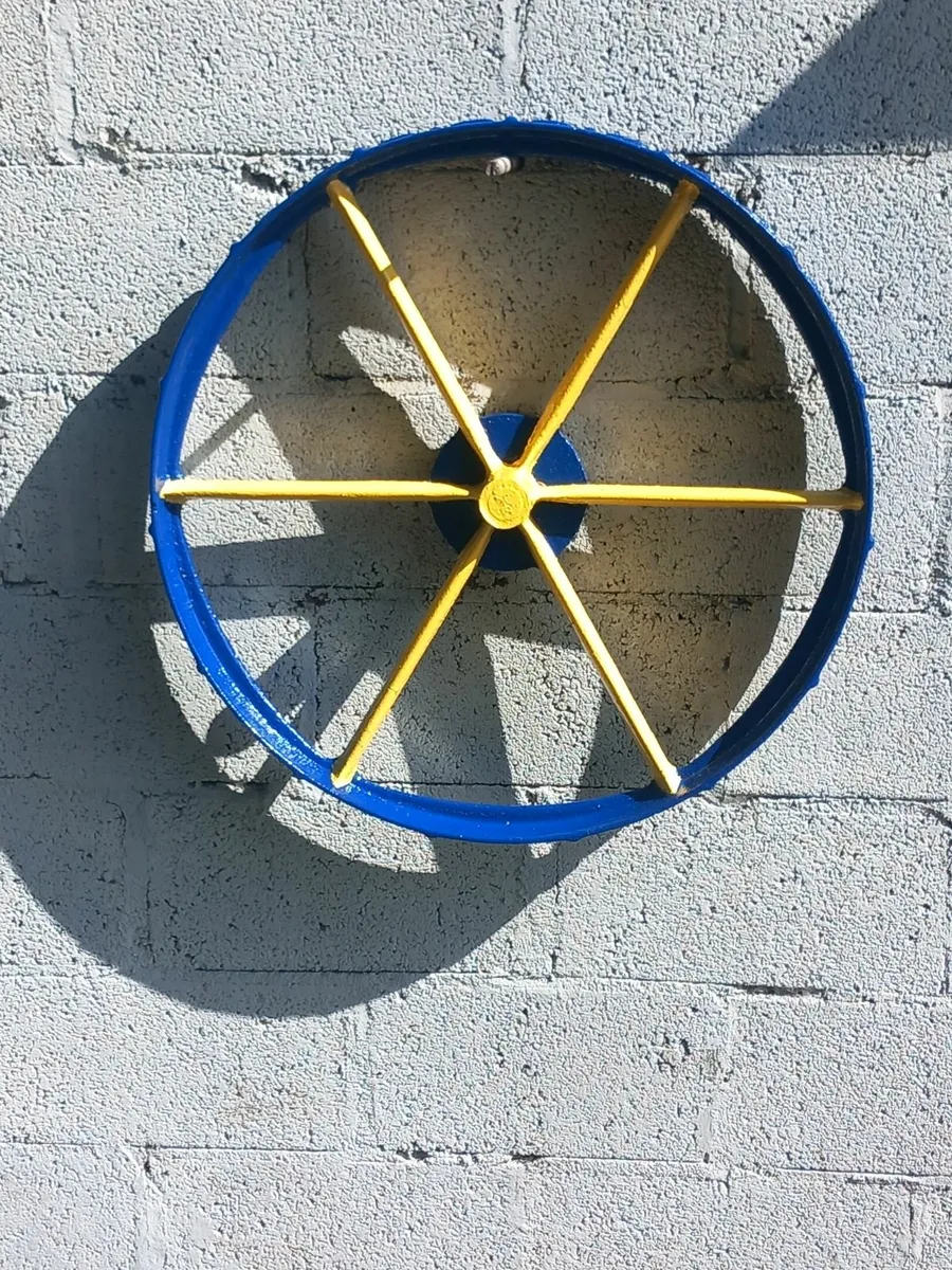 Old machine wheels - Image 1