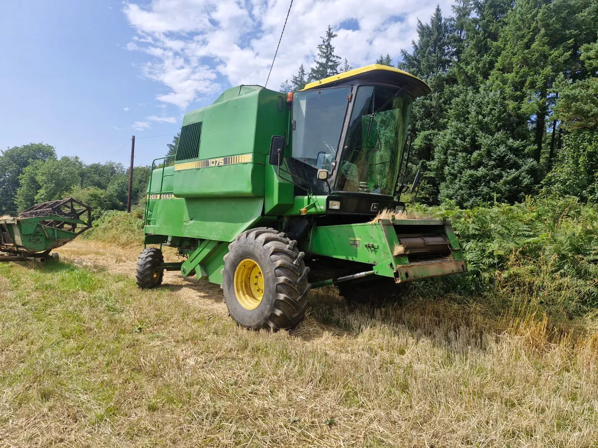 John deer 1075 - Image 1