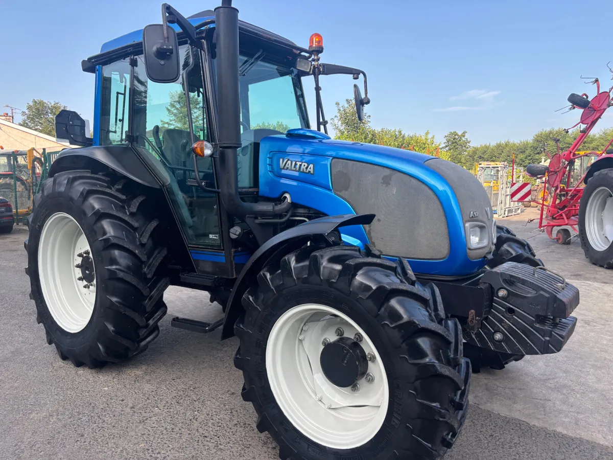 Valtra  A92 only 2900 hours - Image 1