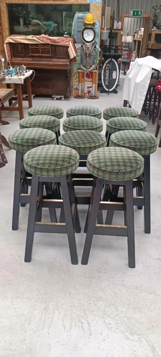 Bar furniture and pub stools - Image 4