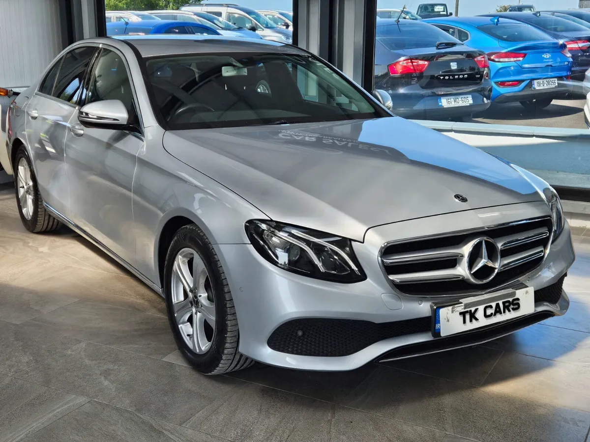 17 MERCEDES BENZ E CLASS 220 AVANTGARDE - Image 1