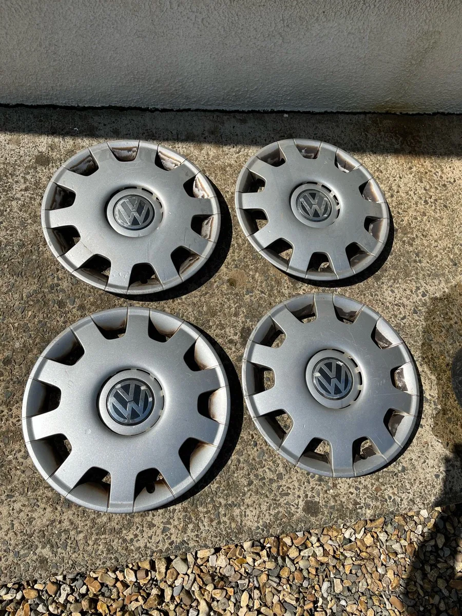 MK 4 VW Golf Hub caps and roof rack - Image 1