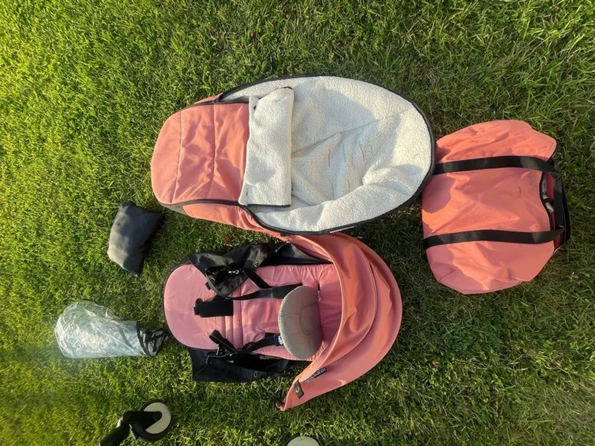 BabyZen Yoyo Pram - Pink - Image 4