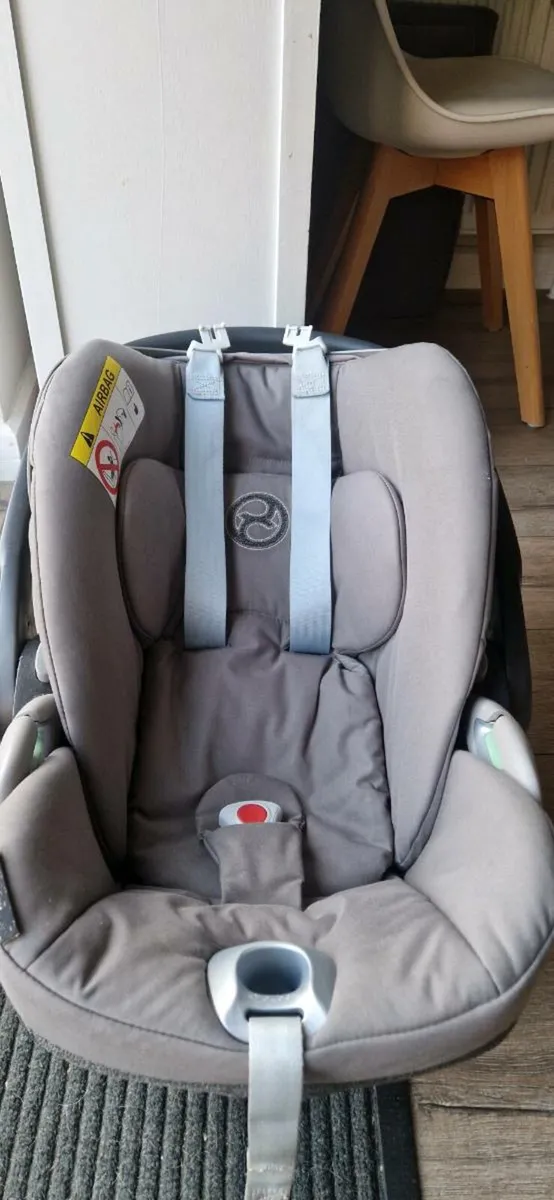 Cybex Cloud T i-Size Baby Car Seat & Isofix base - Image 3