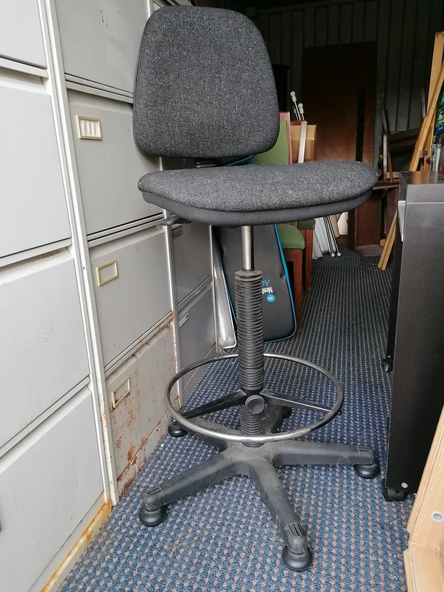 Drafting chair - Image 1