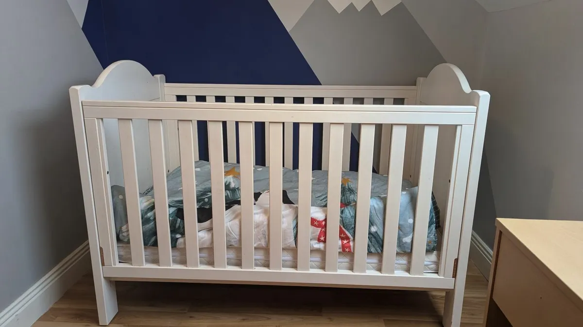 Boori country cot/cotbed - Image 1