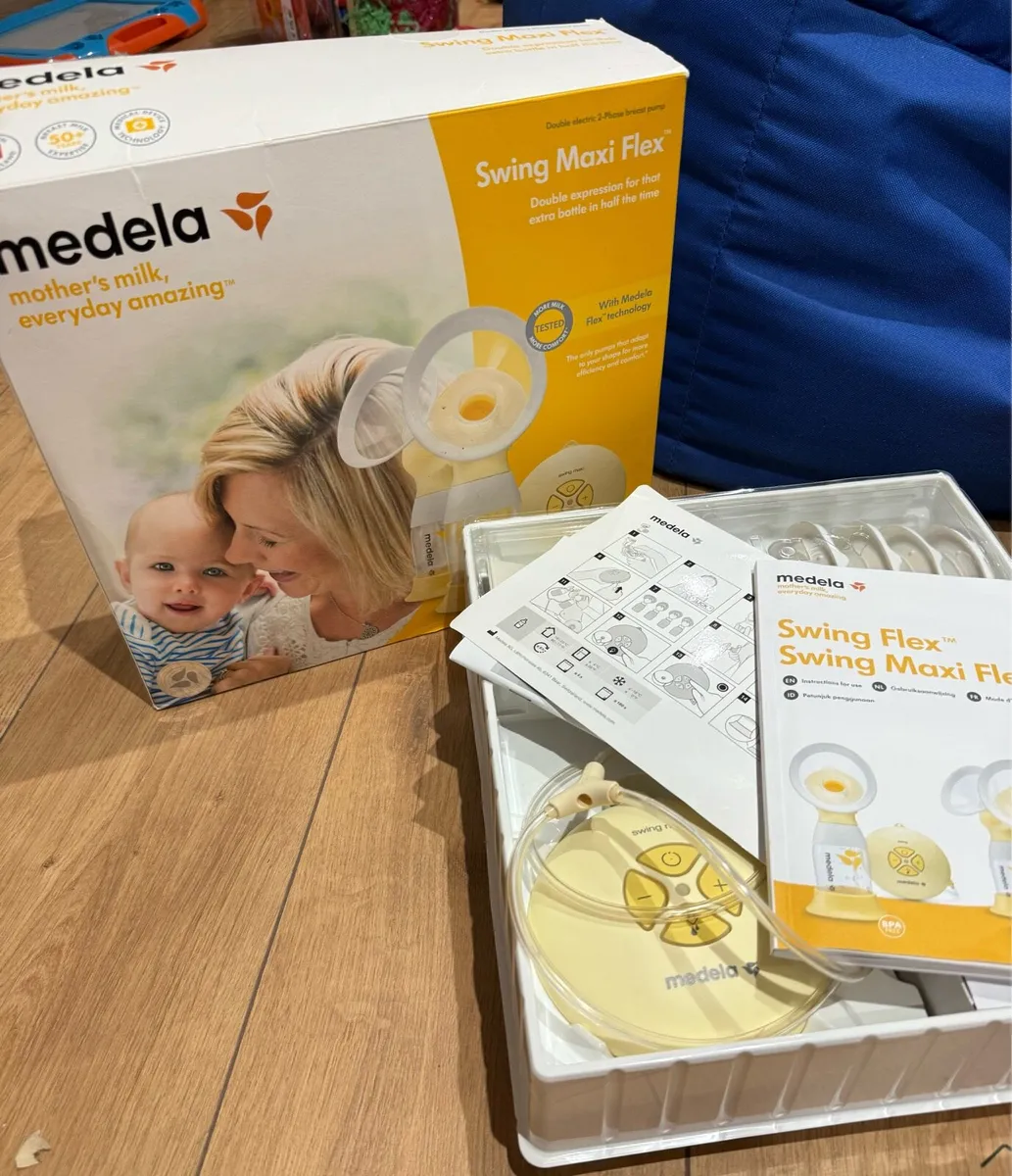 Medela breast pump bundle - Image 1