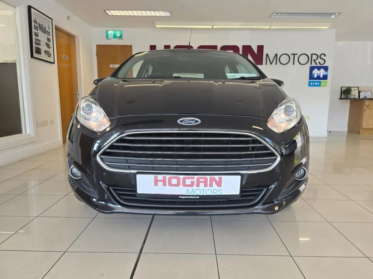 Ford Fiesta 1.25 Zetec 82ps 5DR - Image 2