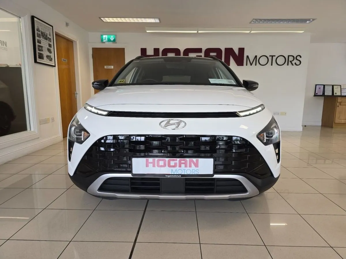 Hyundai Bayon Executive Plus 2 Tone 5DR Huge Spec - Image 2