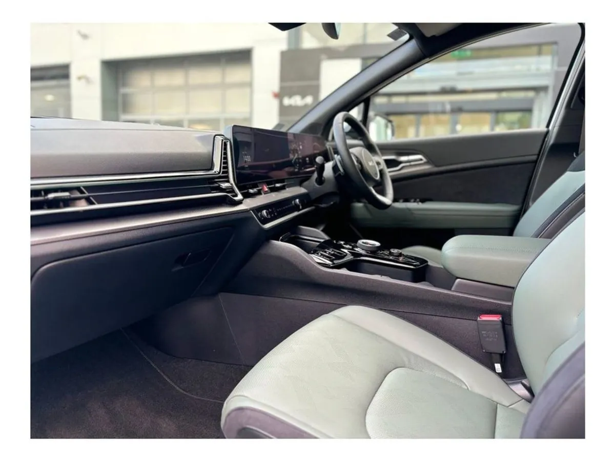 Kia Sportage 1.6 HEV Automatic ( Demonstration Mo - Image 2