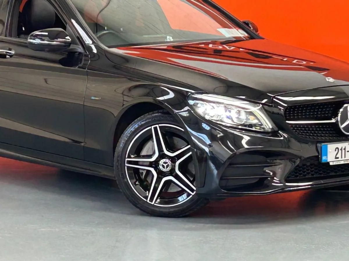 Mercedes-Benz C-Class AMG Line Night Edition Prem - Image 3