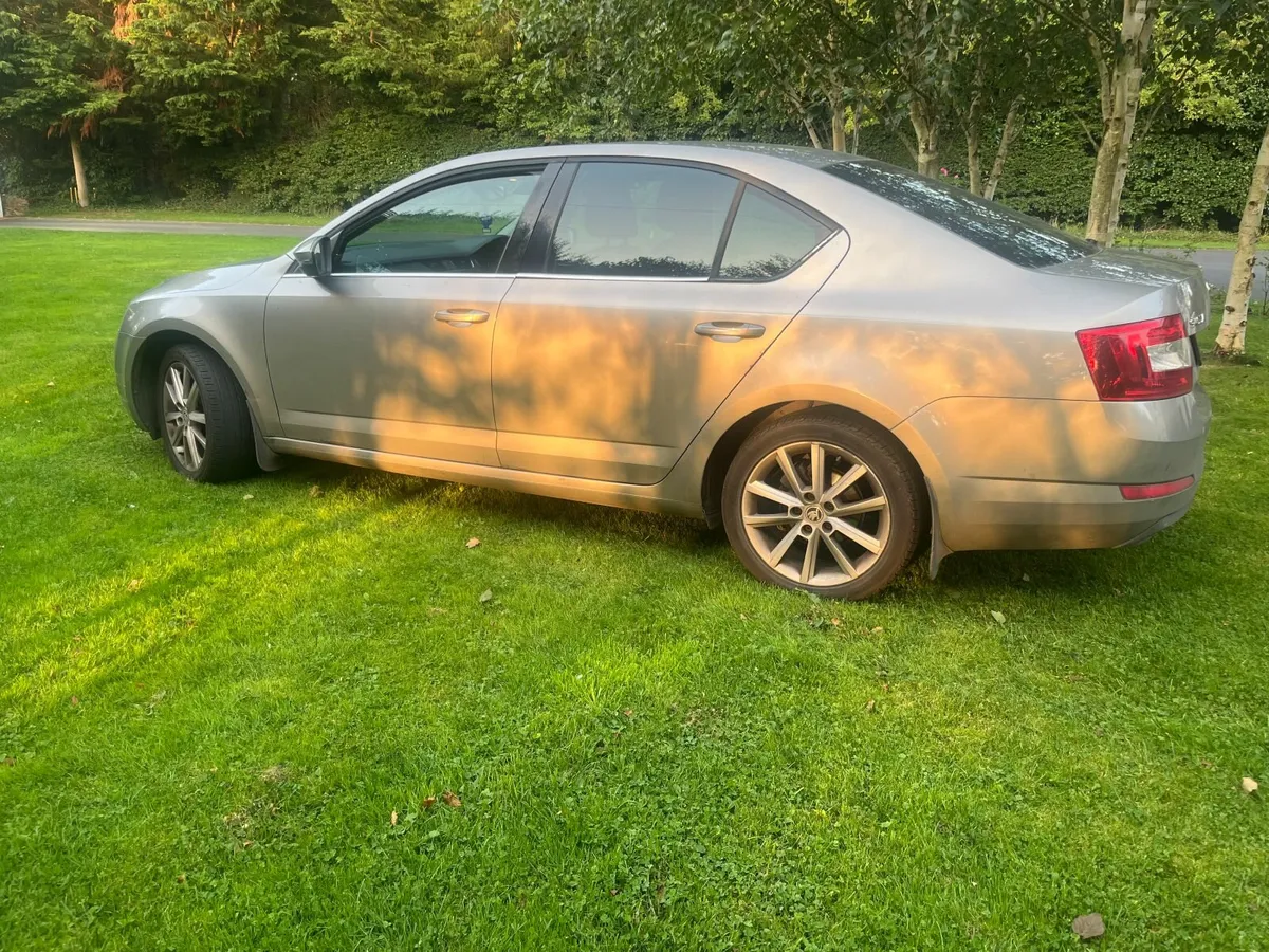 Skoda Octavia 2016 (2L diesel) - Image 2