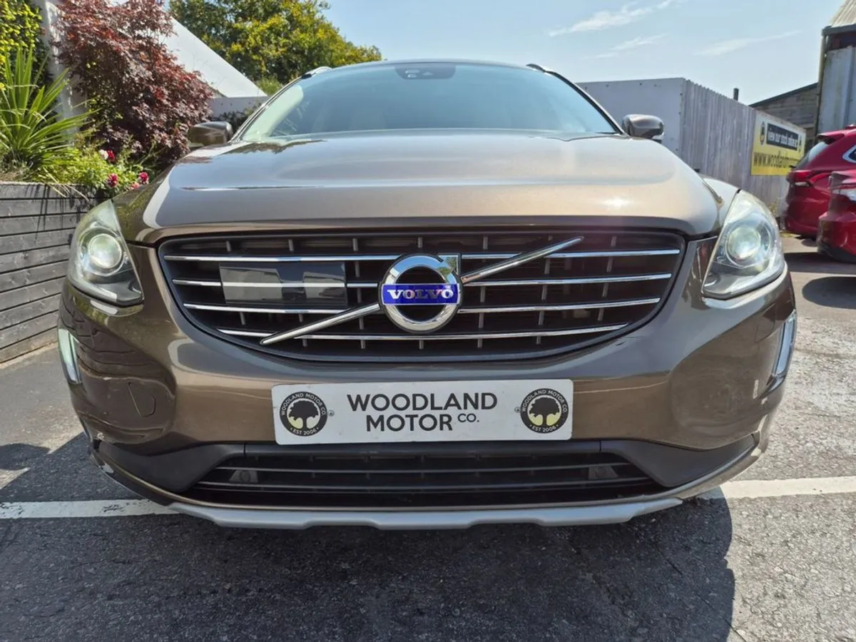 Volvo XC60 2.0d4 Auto / Classic With PAN Roof / L - Image 3