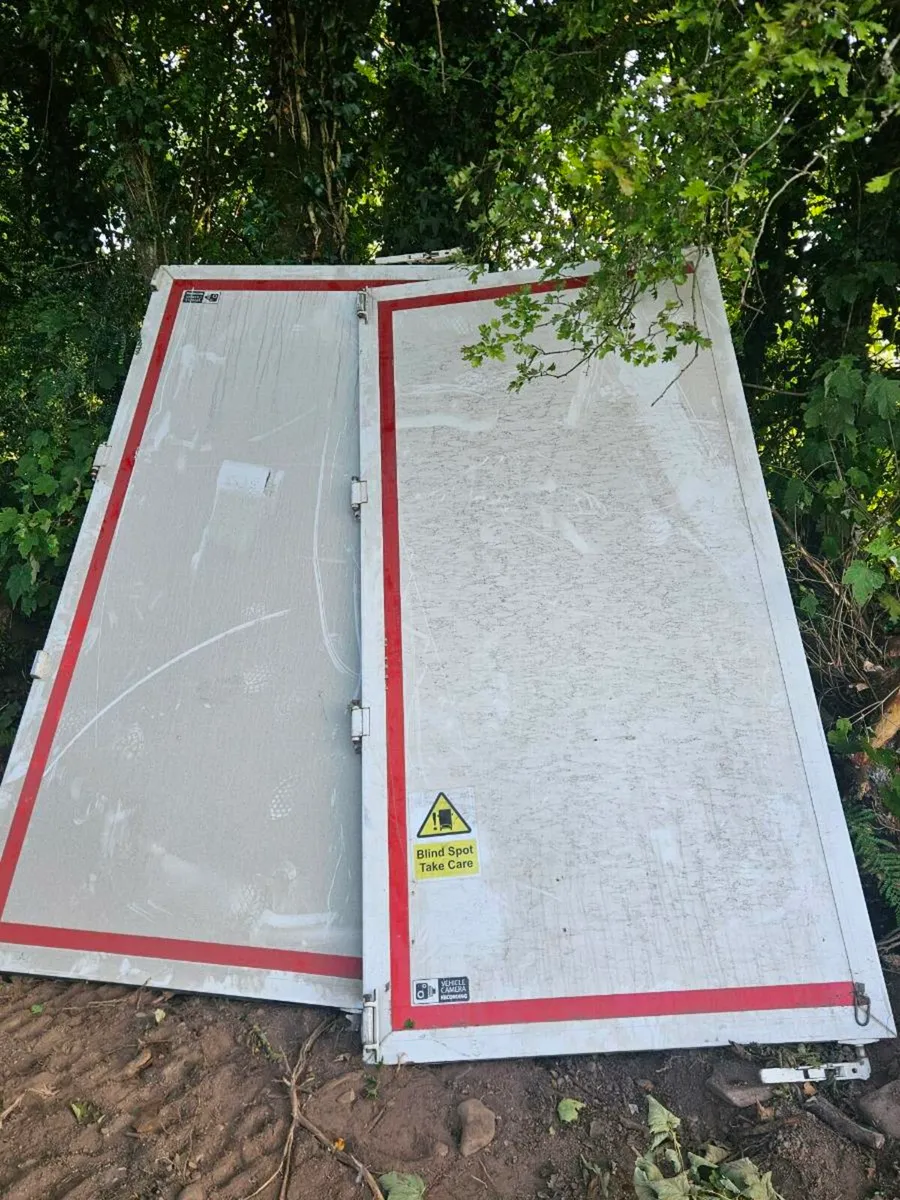 Box body doors