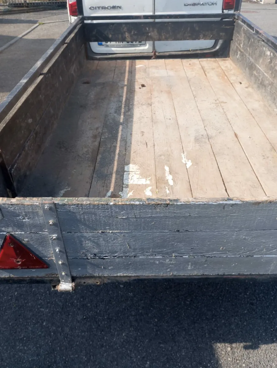 Trailer - Image 1