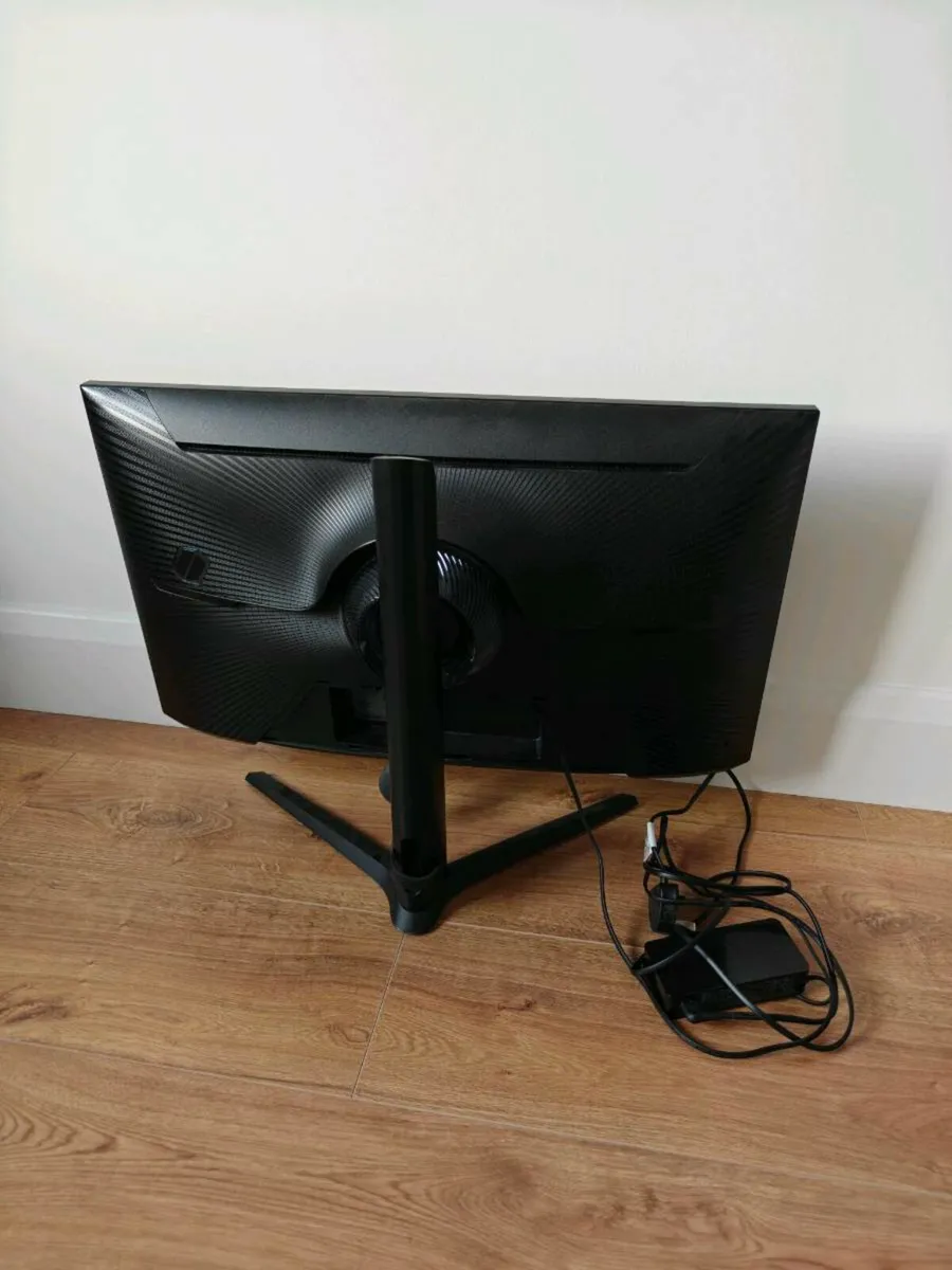 Samsung Odyssey G7 gaming monitor - Image 2
