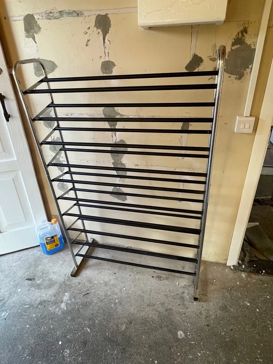 Large shoes rack - Image 1