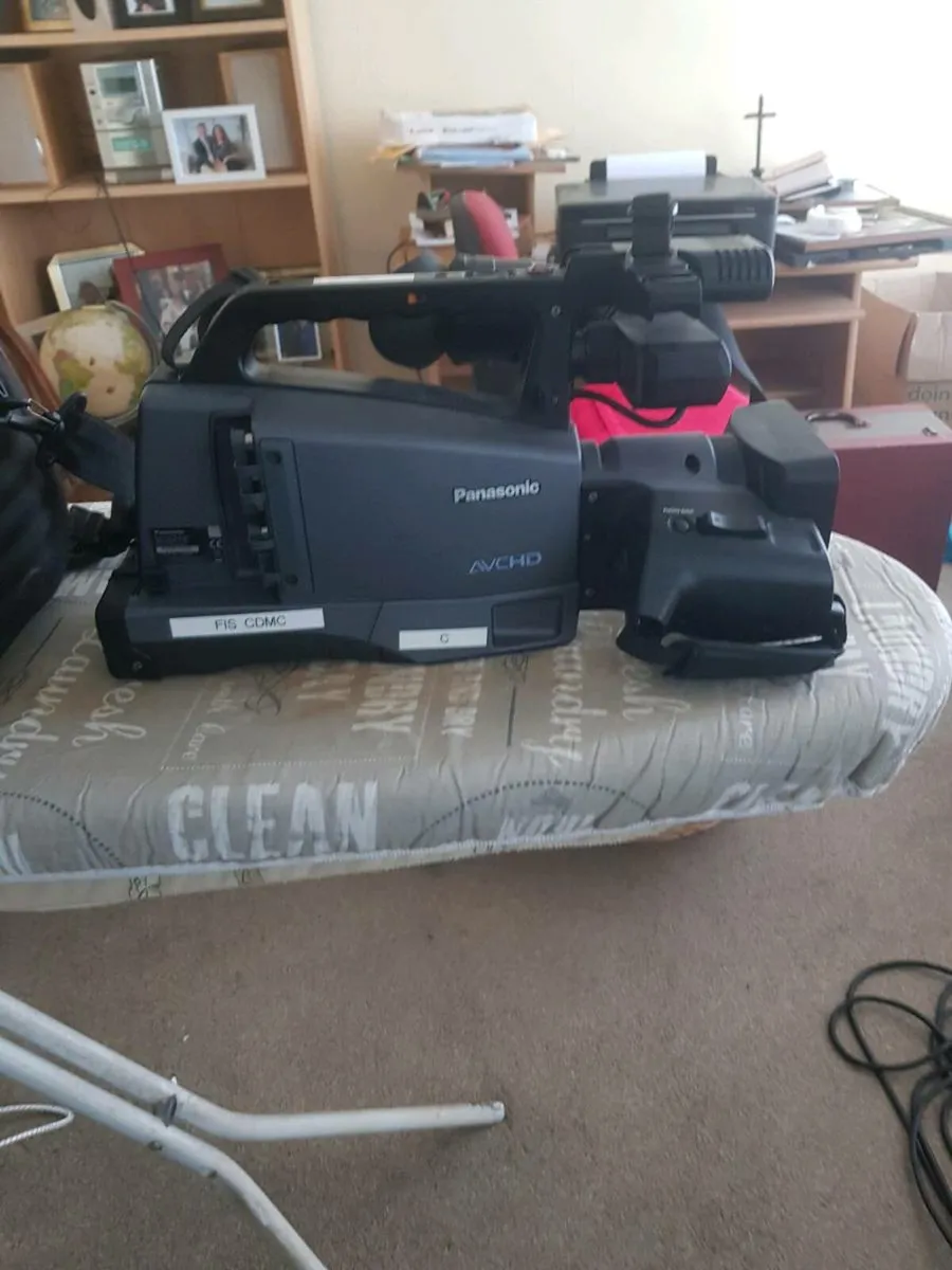 Panasonic camcorder - Image 2