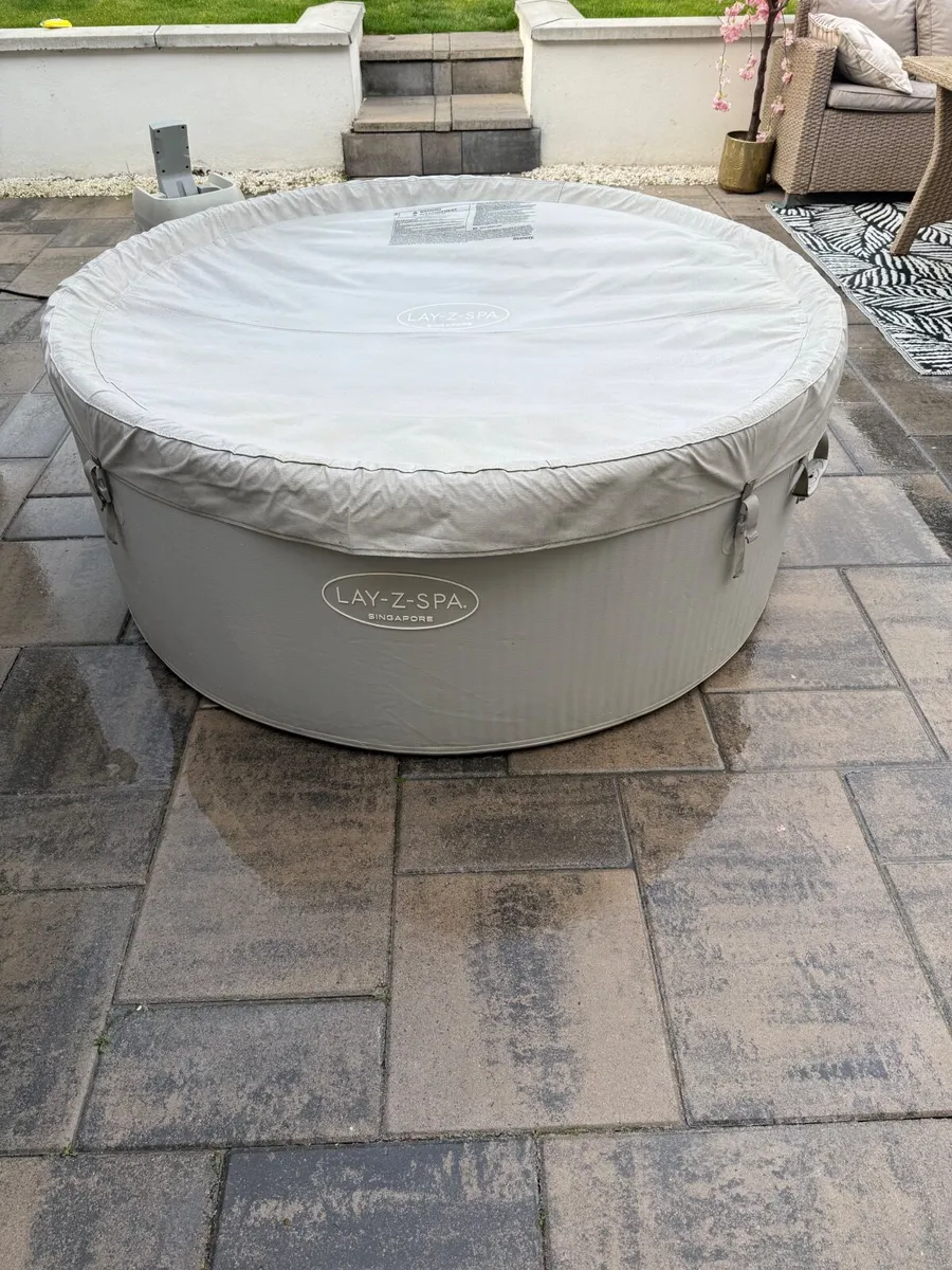 Lay Z spa Singapore Hot tub - Image 4