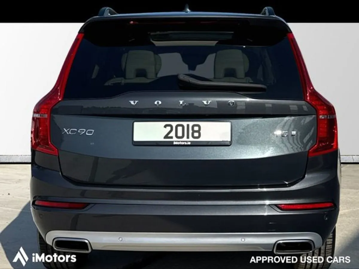 Volvo XC90 T8 Twin Engine Momentum AWD - Image 4