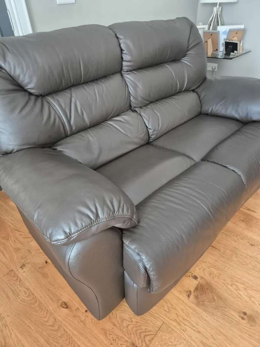 3-2-1 Brown Leather Sofa - Image 1