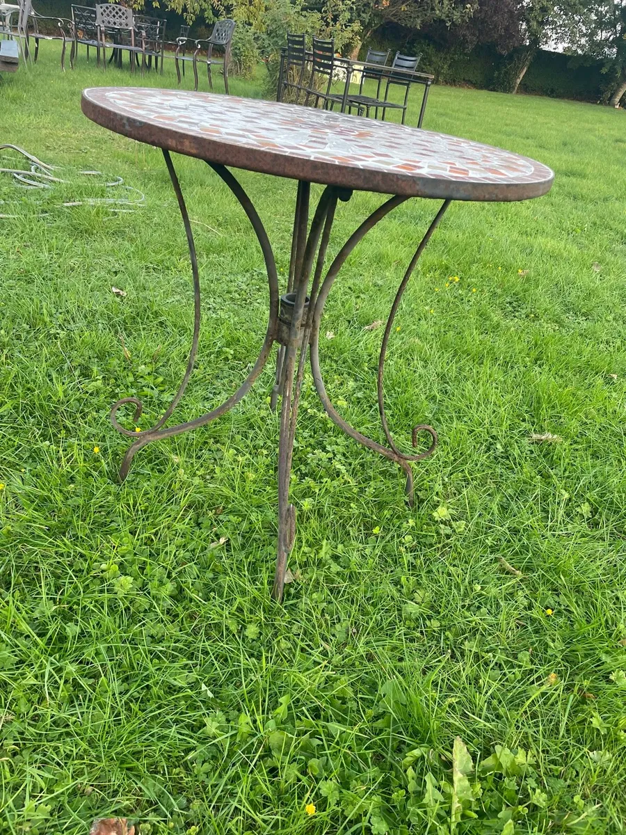 Iron garden table - Image 2