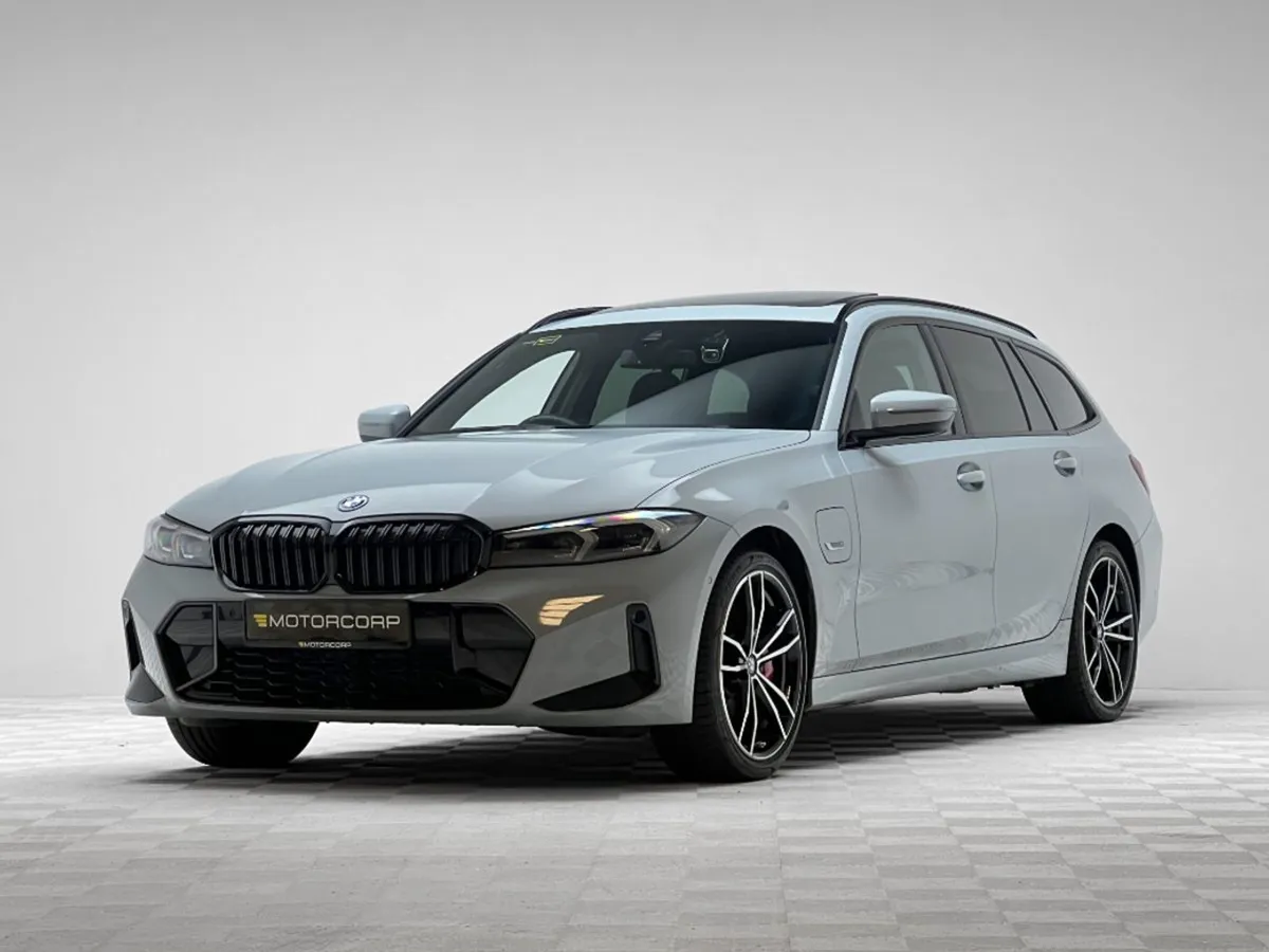 BMW 3 Series 330E M Sport  pan Roof - Image 3