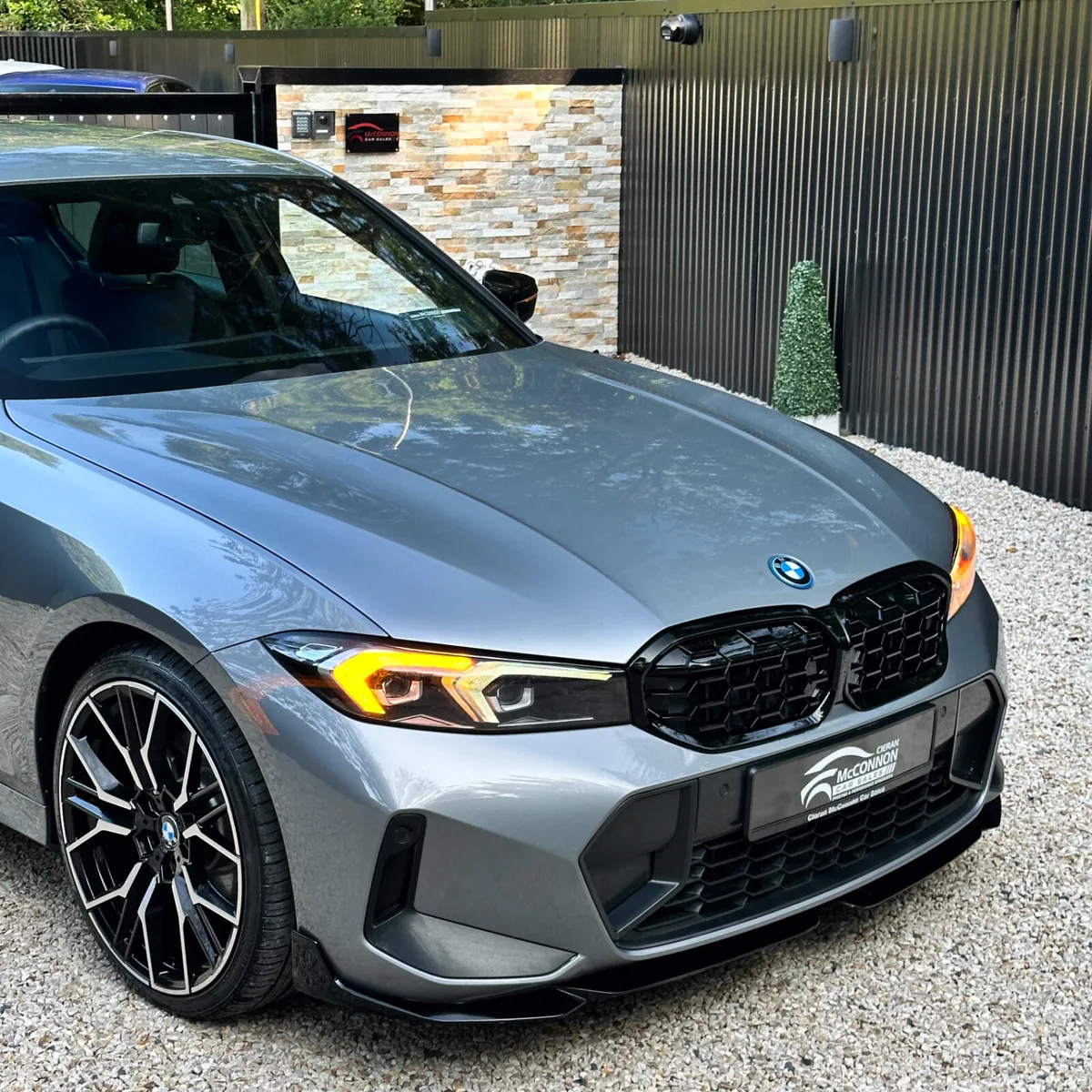 2022 (222) BMW 330e M-SPORT LCI 290BHP - Image 3