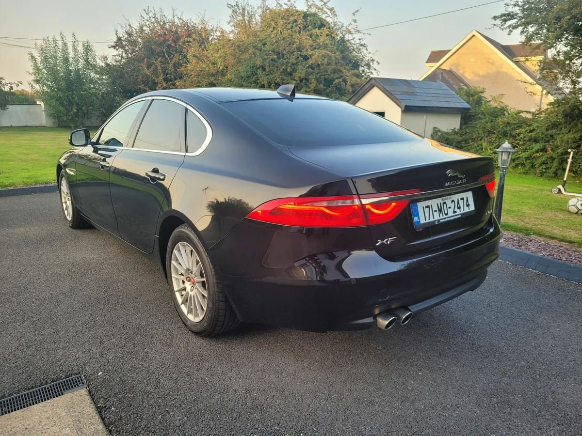 2017 JAGUAR XF - Image 3