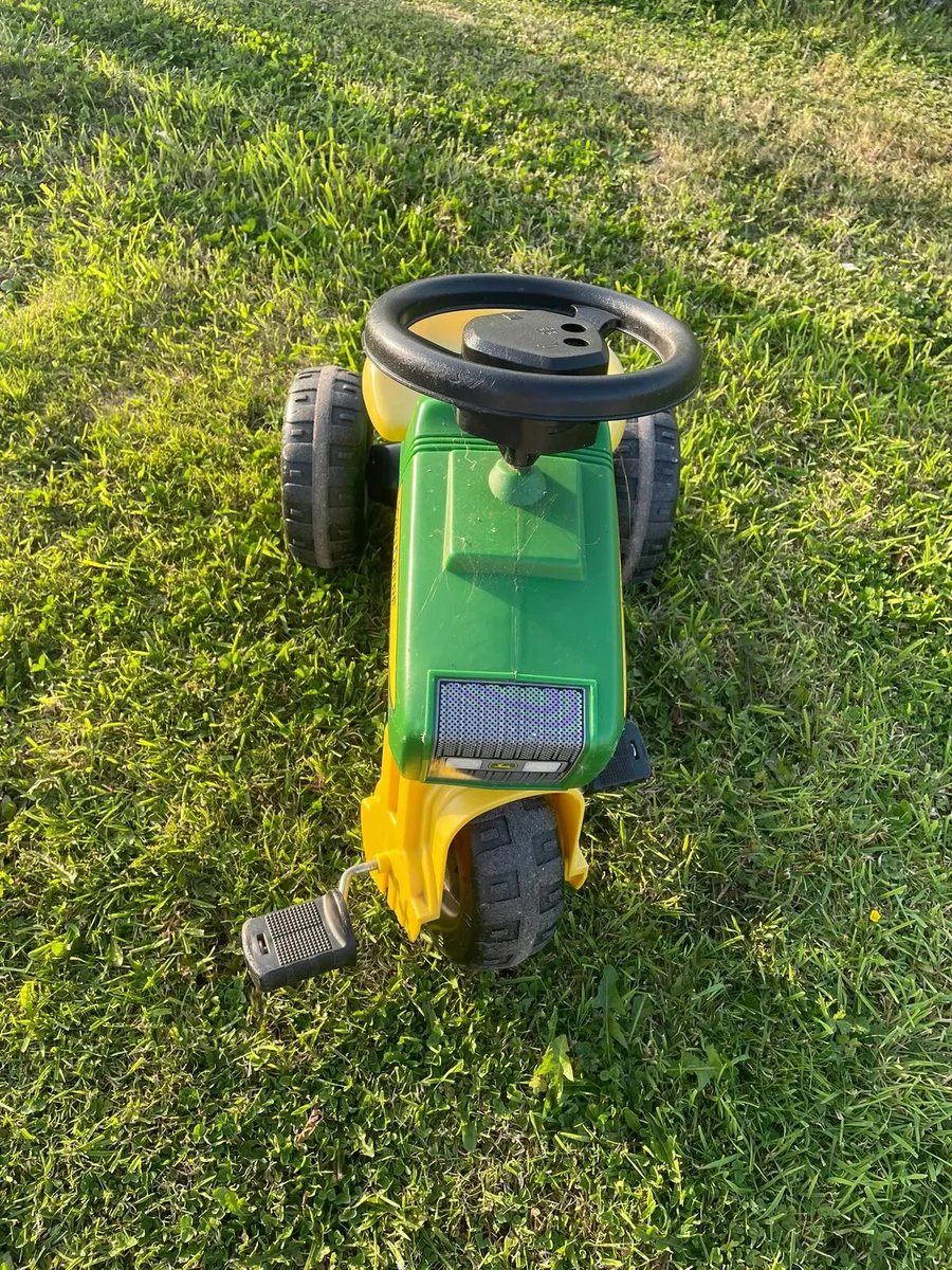 Toy tractor - Image 2