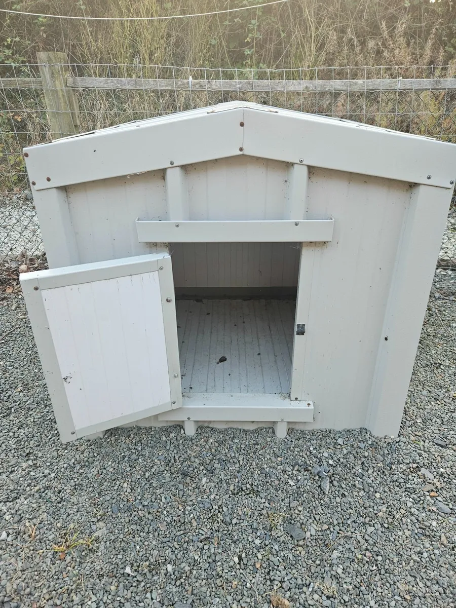Dog House - Image 1