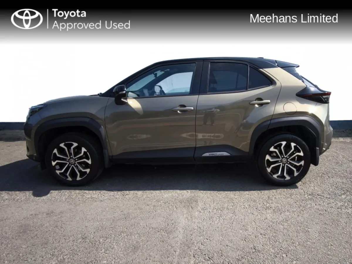 Toyota Yaris CROSS LUNA SPORT 4DR AUTO - Image 3