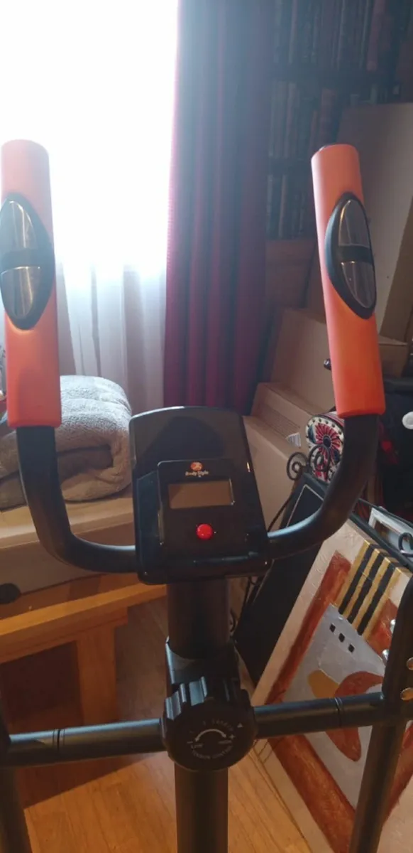 Bodysculpture M5340 Elliptical Cross Trainer - Image 2