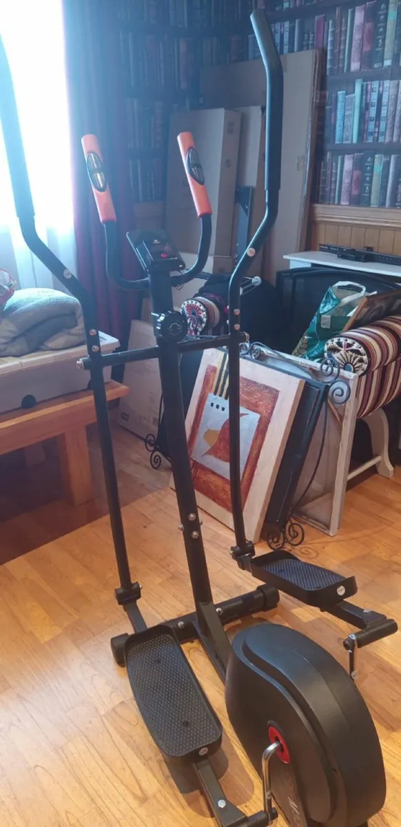 Bodysculpture M5340 Elliptical Cross Trainer - Image 3