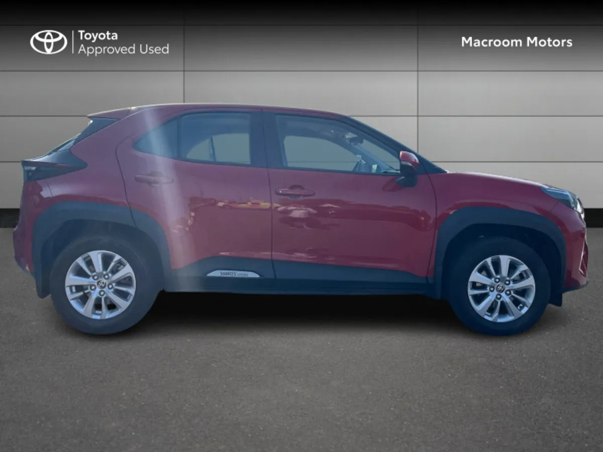 Toyota Yaris Cross YARIS CROSS LUNA - Image 3