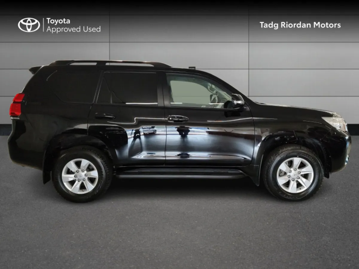 Toyota Land Cruiser LWB COMM - Image 3