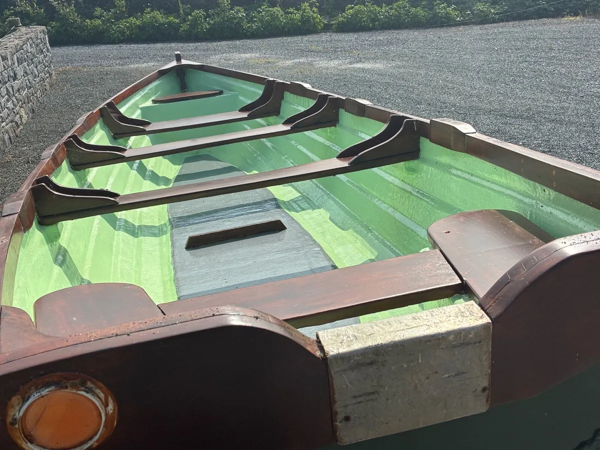 Lake boat - Image 2
