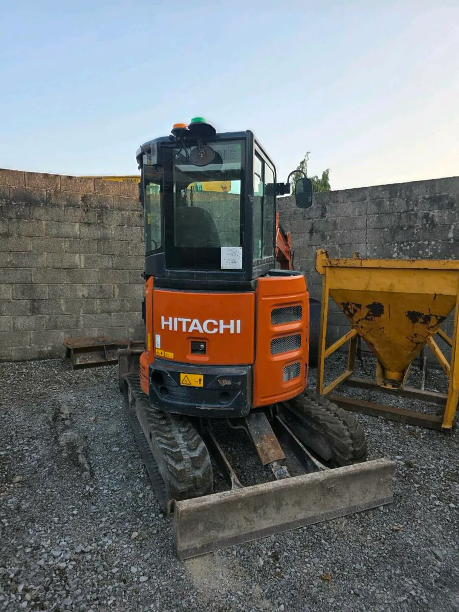 Mini digger - Image 2